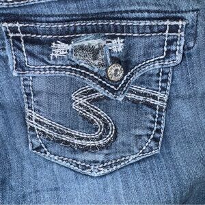 Silvers Women’s W29/L33 Suki Flap Pocket Faded Straight Leg Low Rise Denim